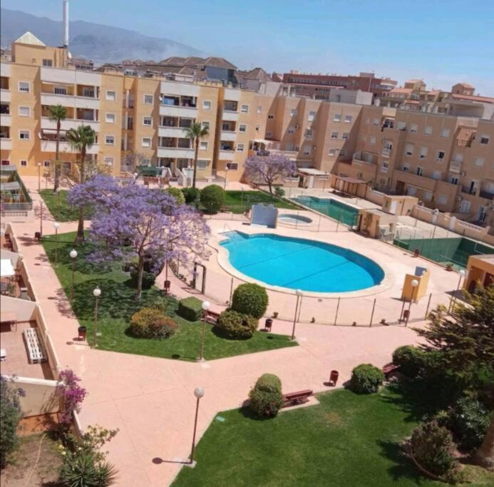 Apartamento Zona Playa En Roquetas Cerca De Bares Restaurantes Y Centro Comercial Рокетас де Мар Екстериор снимка